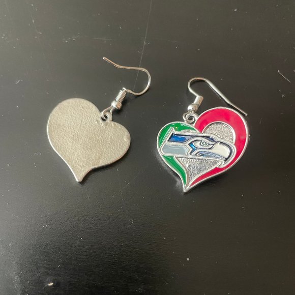 New Seattle Seahawks NFL Silver Swirl Heart Dangle Earrings Non-Allergenic‎ - Picture 2 of 2